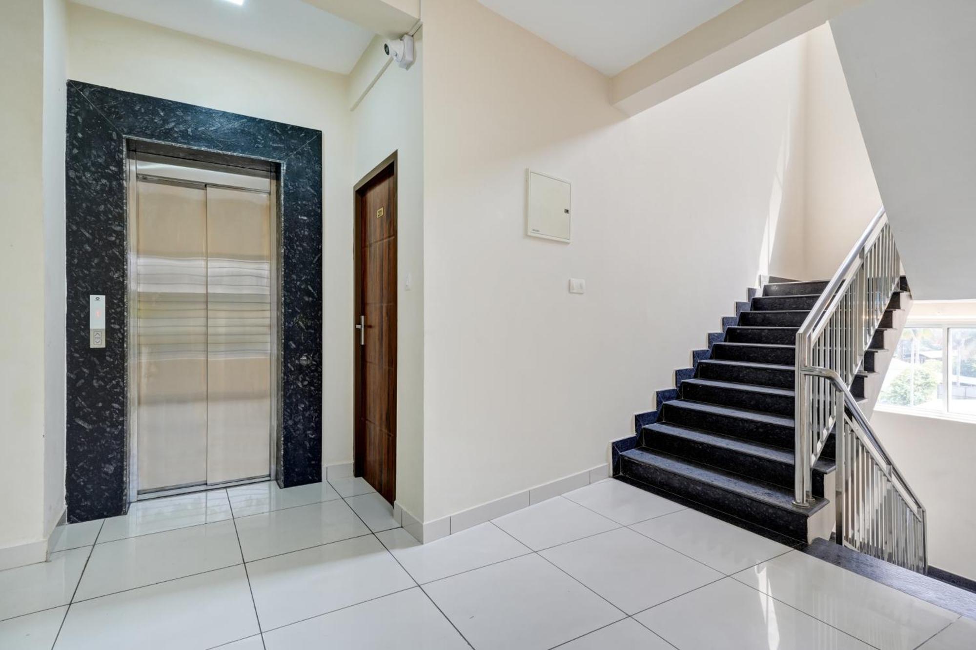 Gypsy Hotel Cusat Kochi Eksteriør bilde