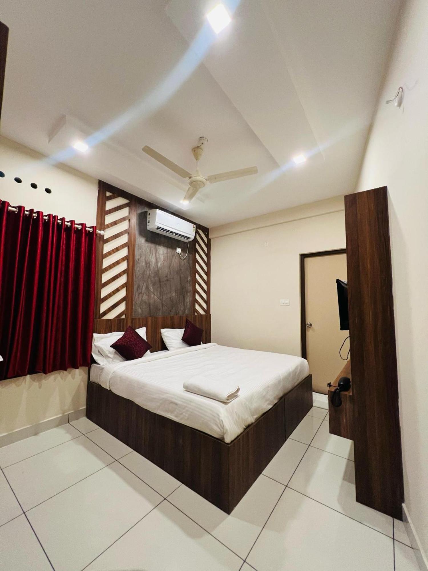 Gypsy Hotel Cusat Kochi Eksteriør bilde